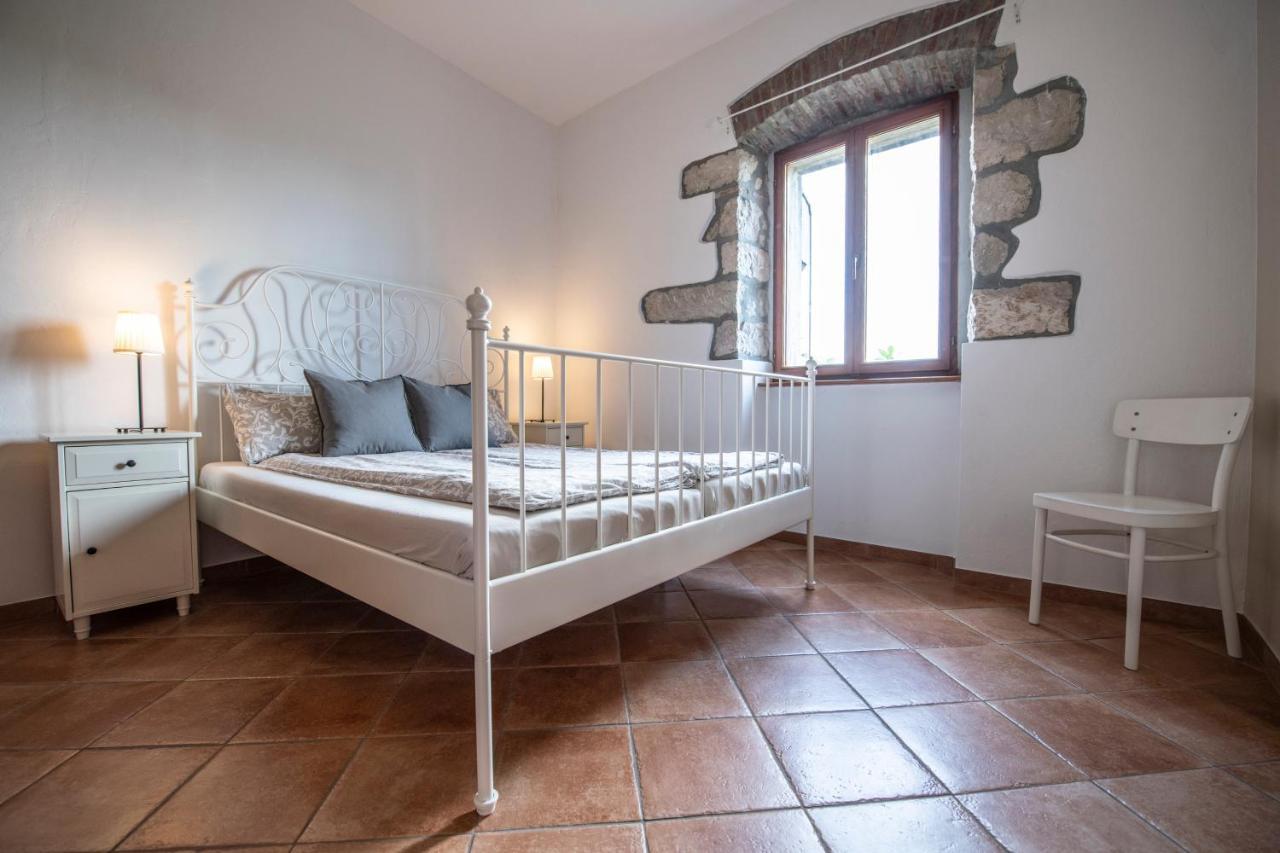 Old Town Studio And Apartment Врсар Экстерьер фото