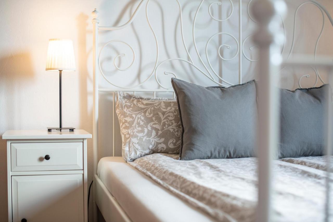 Old Town Studio And Apartment Врсар Экстерьер фото